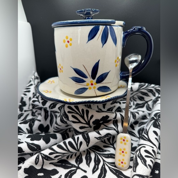 Temptations large lidded mug with spoon old world blue - Picture 1 of 5